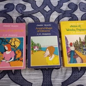 Vintage 1972 L.M. Montgomery Softcover Book Series X3